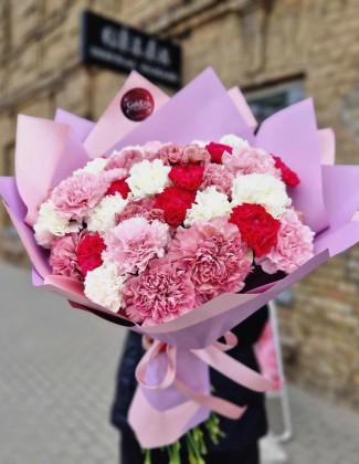 Gėlių puokštė ,,Gvazdikai"